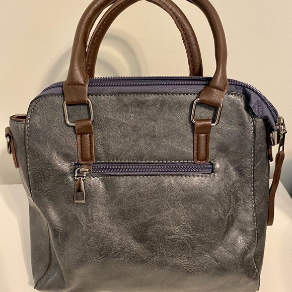 NWT - Luxurious 4 pc travel set - Picture 7 of 9